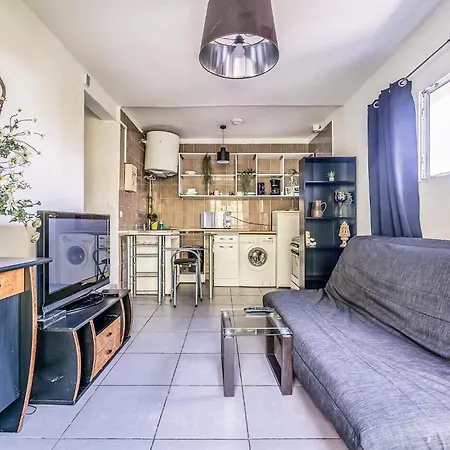 In With Kitchen